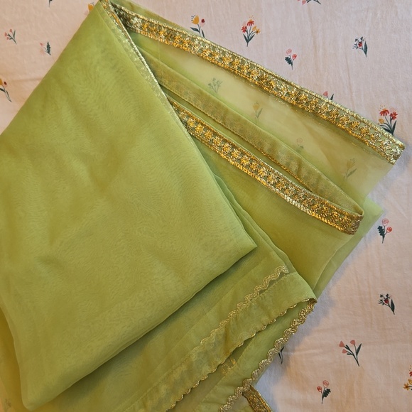 Pakistani designer shalwar kameez - Picture 8 of 10